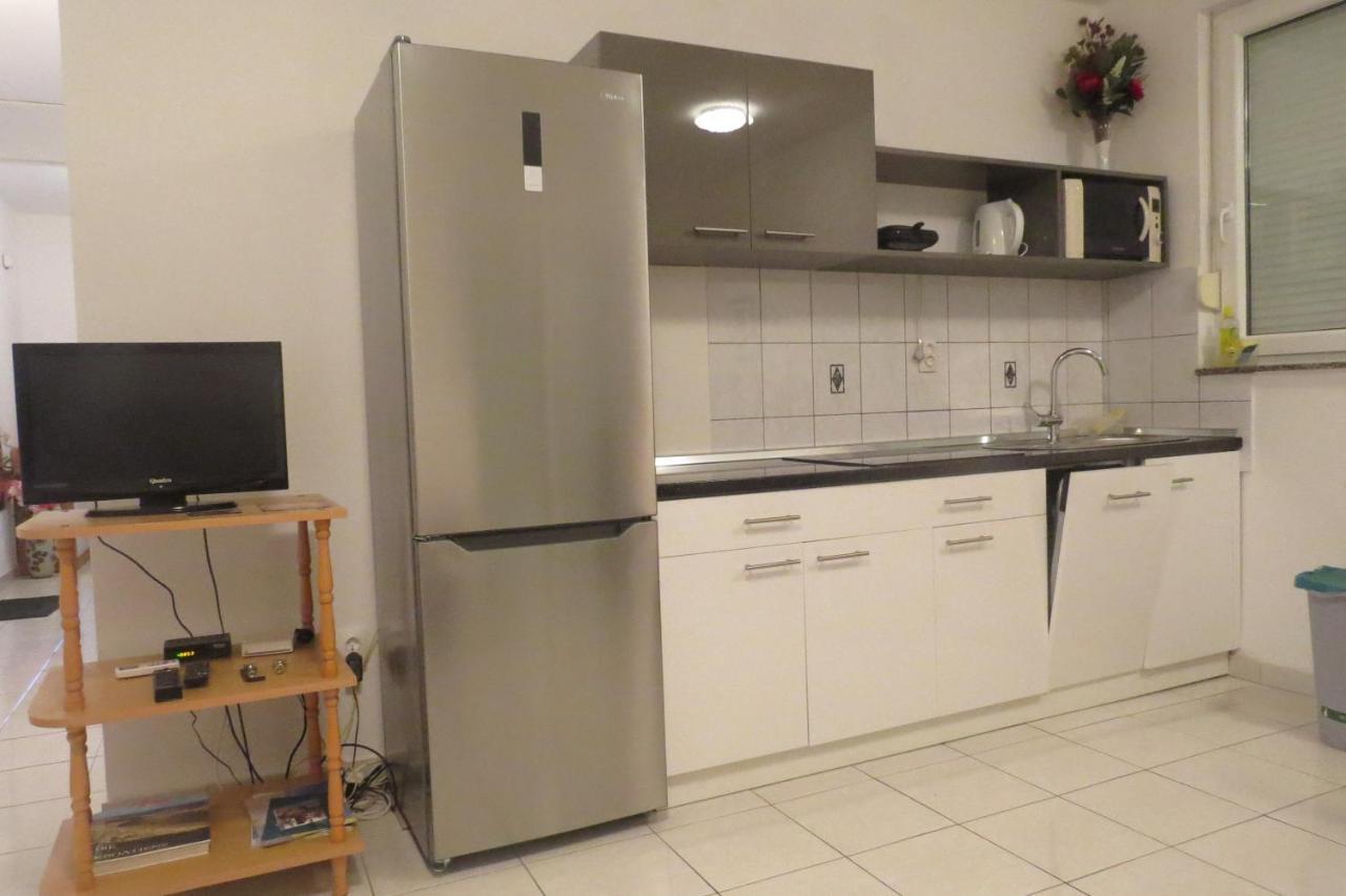 Modra Kuca Apartment Mandre Exterior foto
