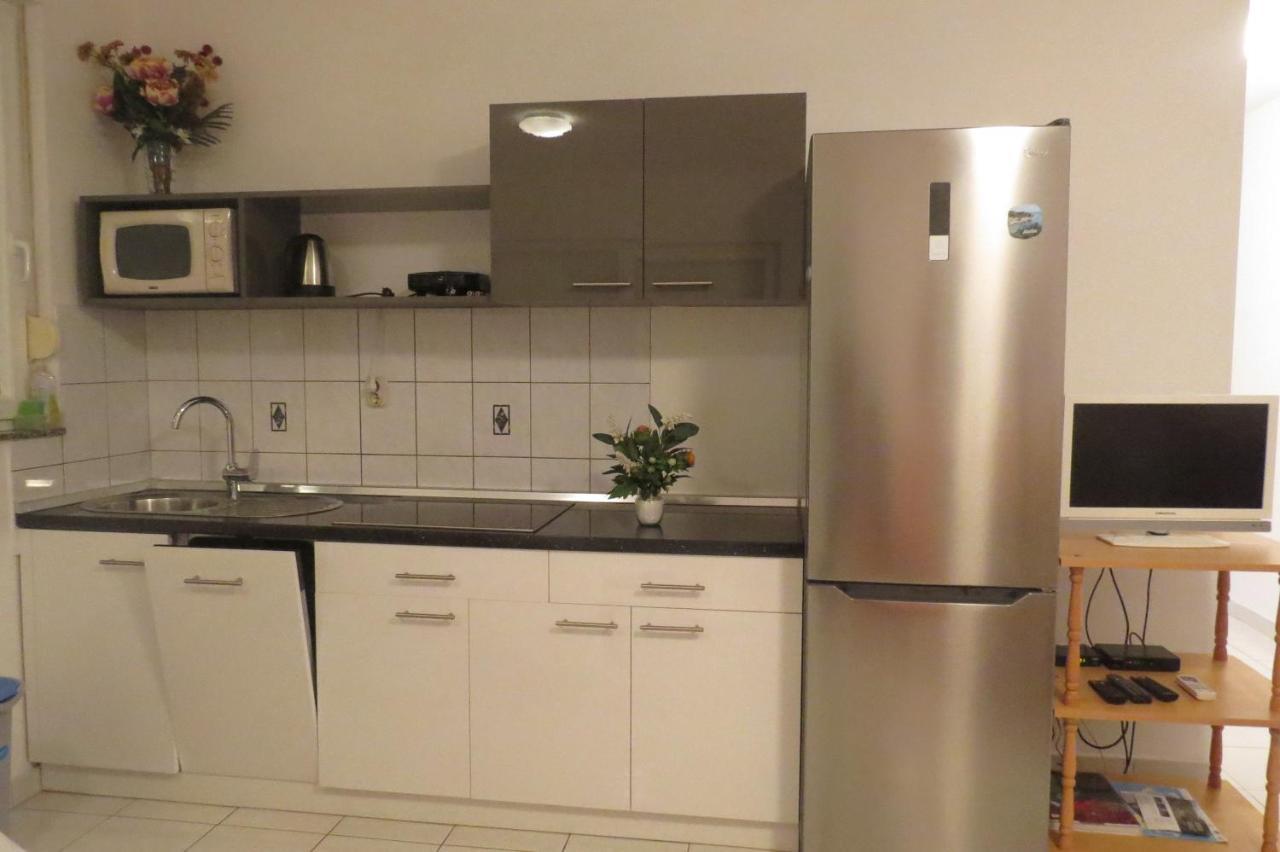Modra Kuca Apartment Mandre Exterior foto