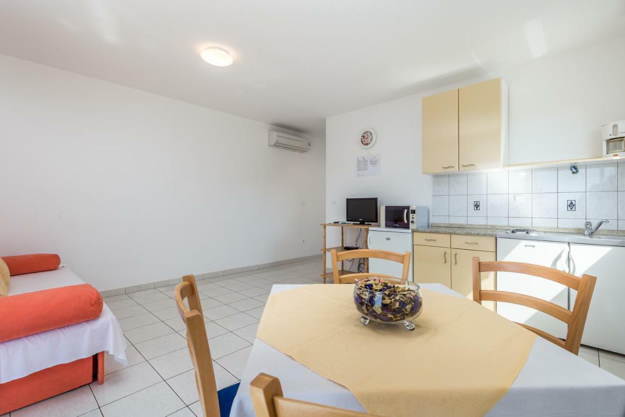 Modra Kuca Apartment Mandre Exterior foto